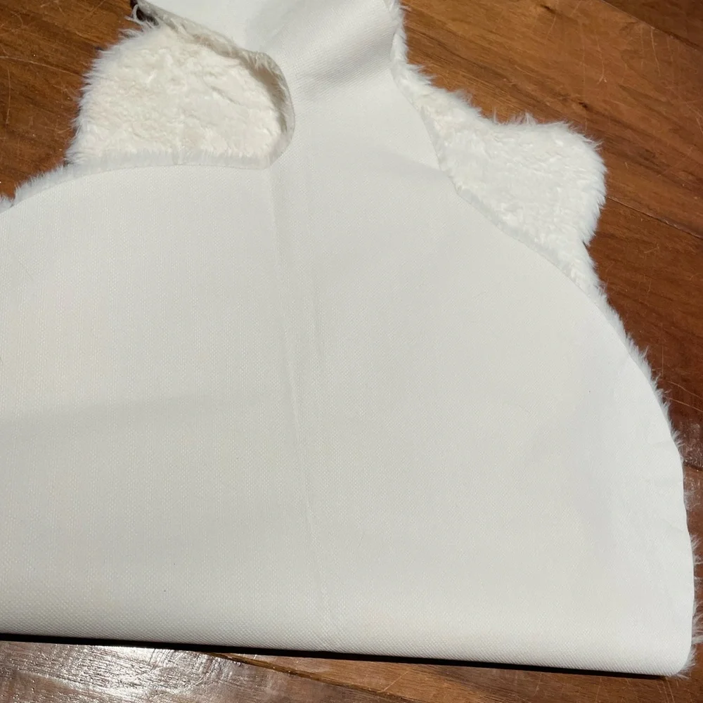 White Cat-Shaped Plush Pet Mat
